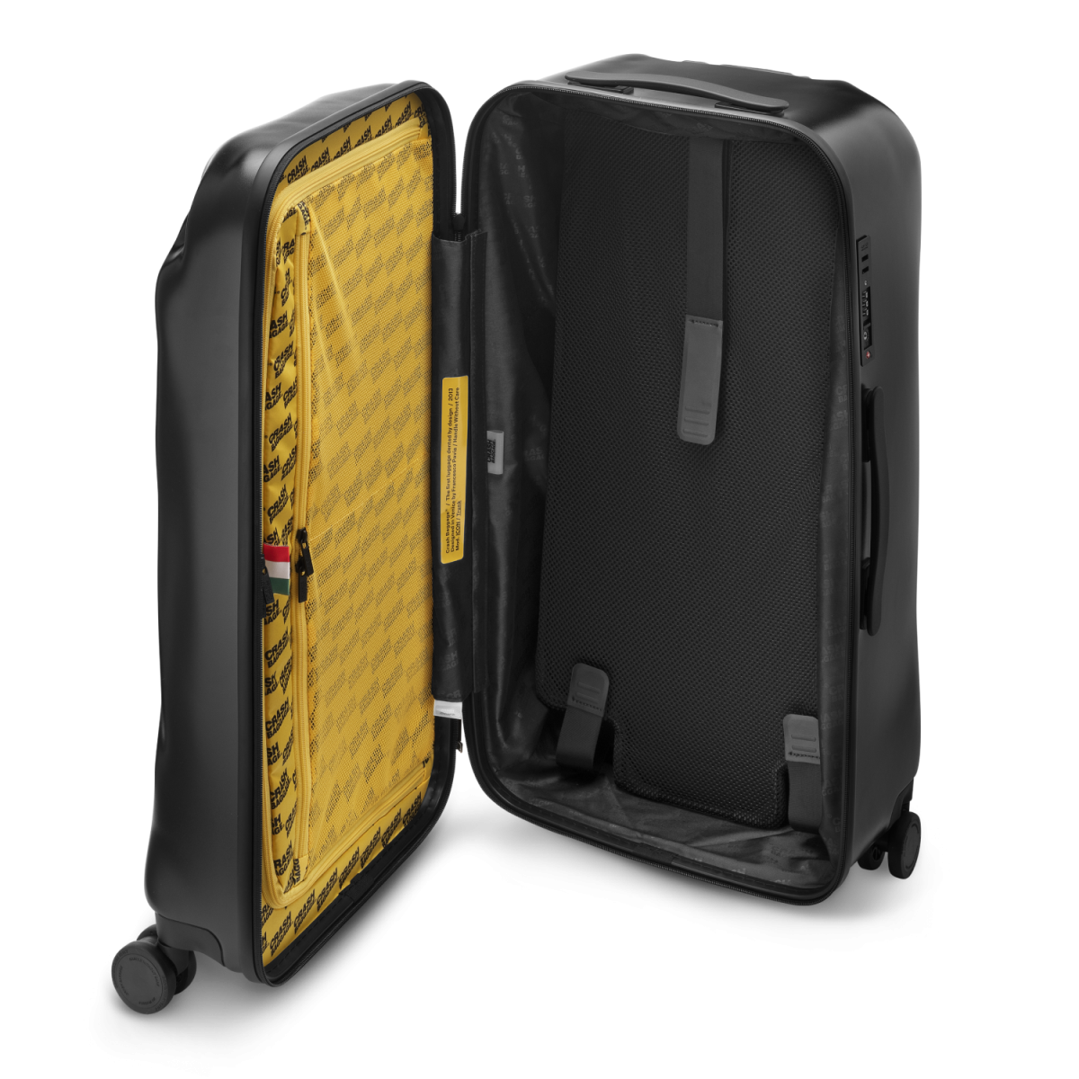 Dented suitcase CRASH BAGGAGE TRUNK