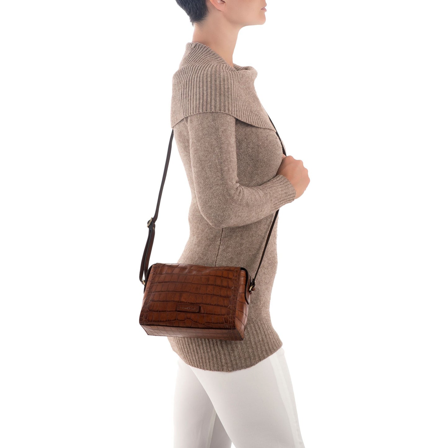 Leather shoulder bag