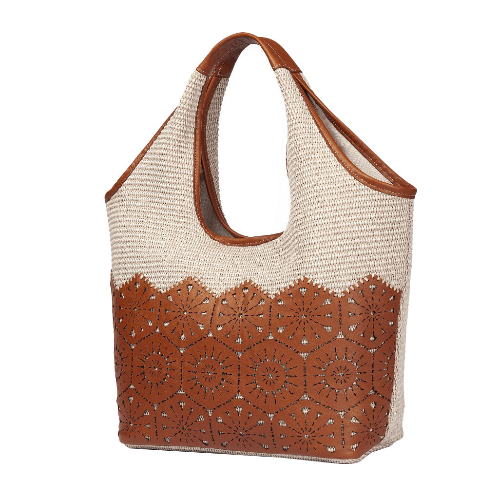 GIULIA HOBO